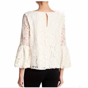 LAUNDRY BY SHELLI SEGAL Lace Bell Sleeve Blouse M